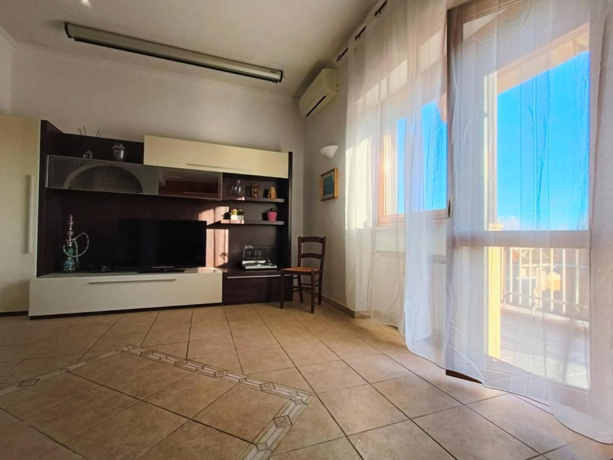 Avellini - Delightful And Spacious Apartment With Terrace - Near Metro A Cornelia ローマ エクステリア 写真