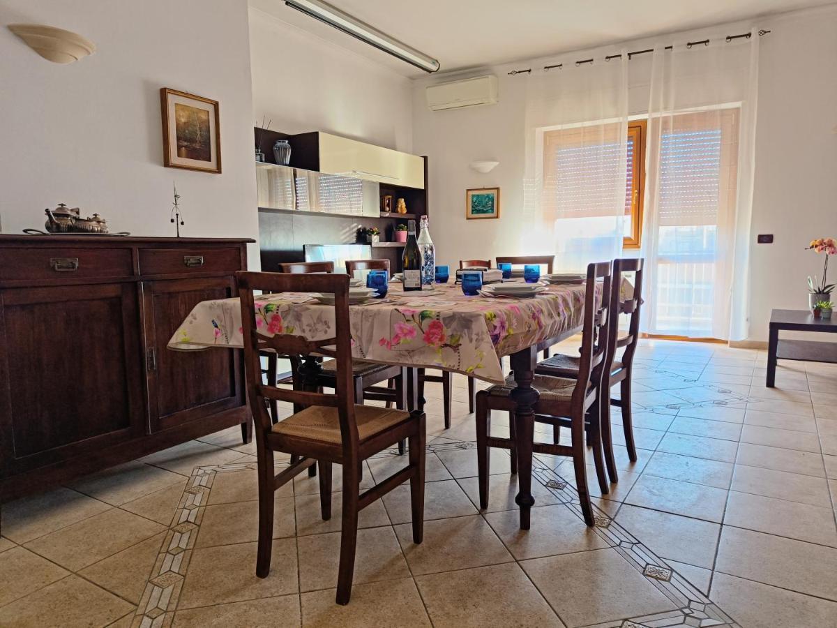 Avellini - Delightful And Spacious Apartment With Terrace - Near Metro A Cornelia ローマ エクステリア 写真