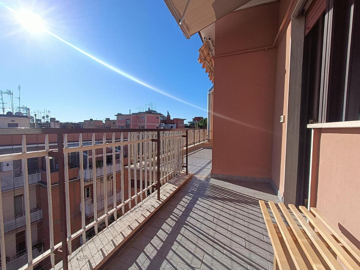 Avellini - Delightful And Spacious Apartment With Terrace - Near Metro A Cornelia ローマ エクステリア 写真