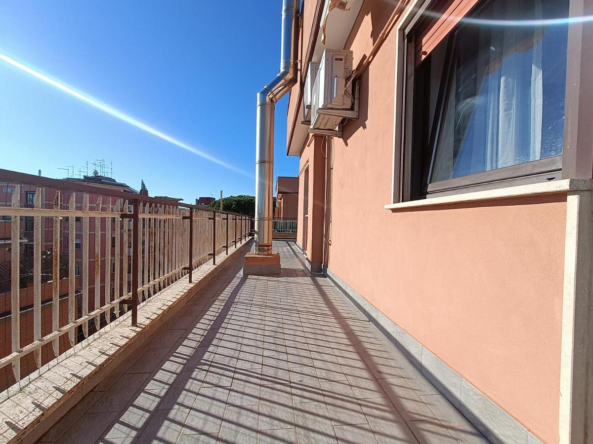 Avellini - Delightful And Spacious Apartment With Terrace - Near Metro A Cornelia ローマ エクステリア 写真